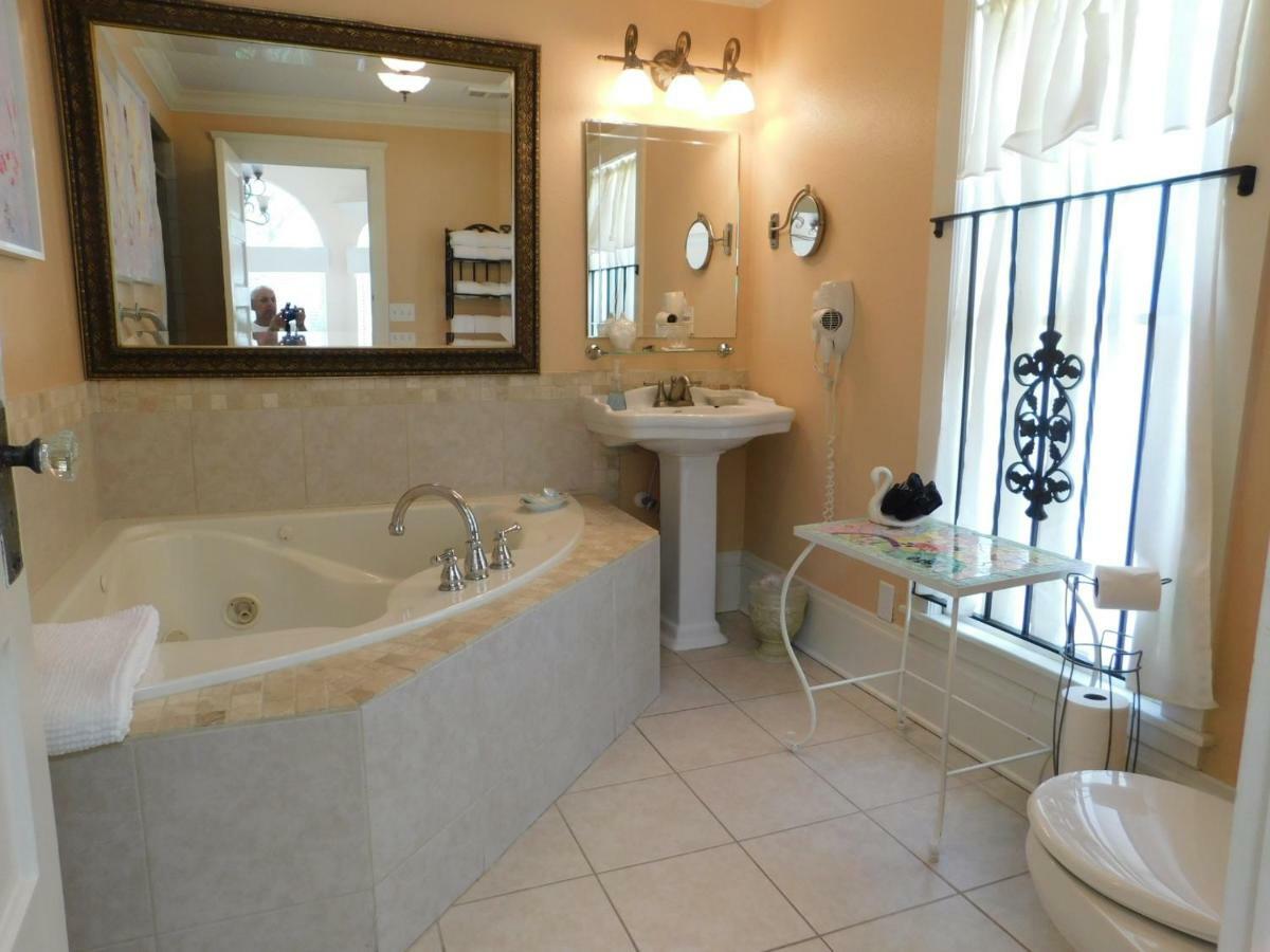 The River Lily Daytona Beach Room photo
